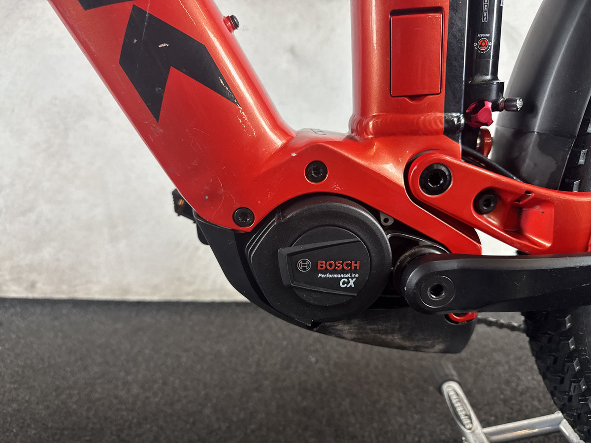 Trek Powerfly FS 4 Equipped gebraucht – Motor von links