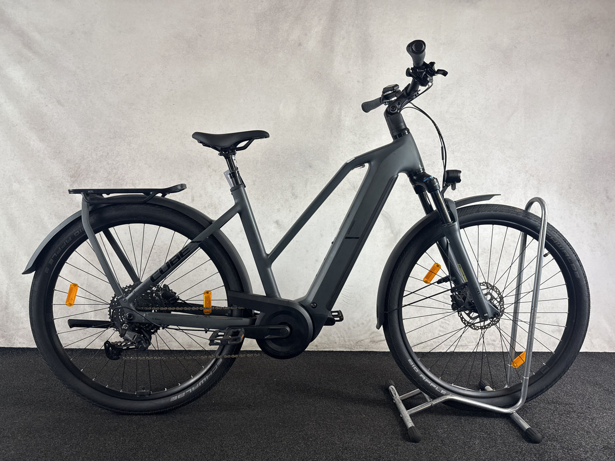 CUBE Kathmandu Hybrid ONE 800 gebraucht – Seitenansicht rechts