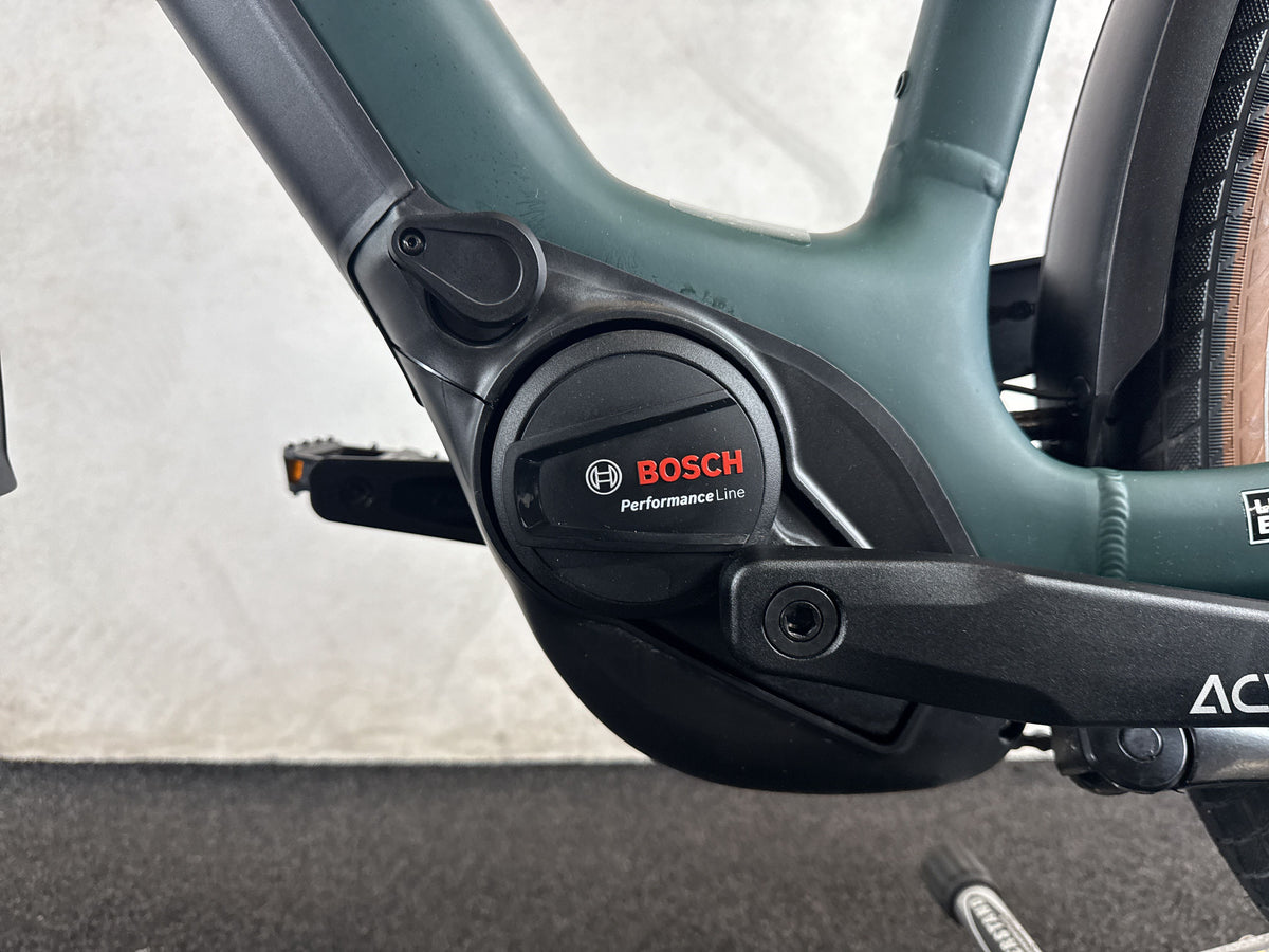 CUBE Touring Hybrid ONE 625 gebraucht – Motor von links