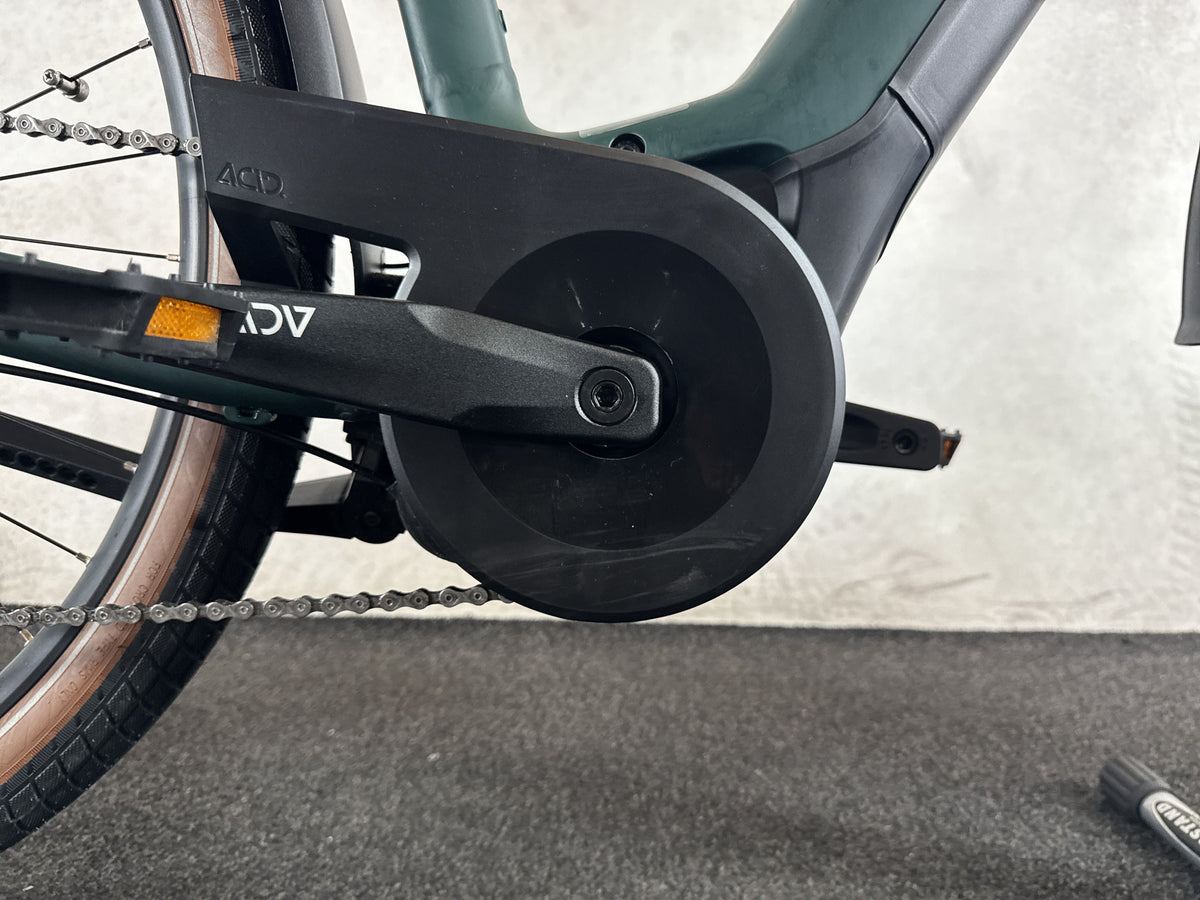 CUBE Touring Hybrid ONE 625 gebraucht – Motor von rechts