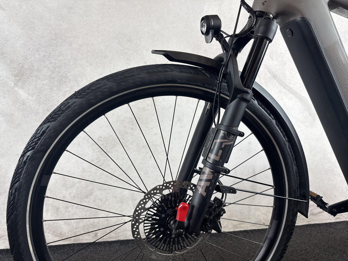 CUBE Kathmandu Hybrid EXC 800 gebraucht – Vorderrad und Gabel