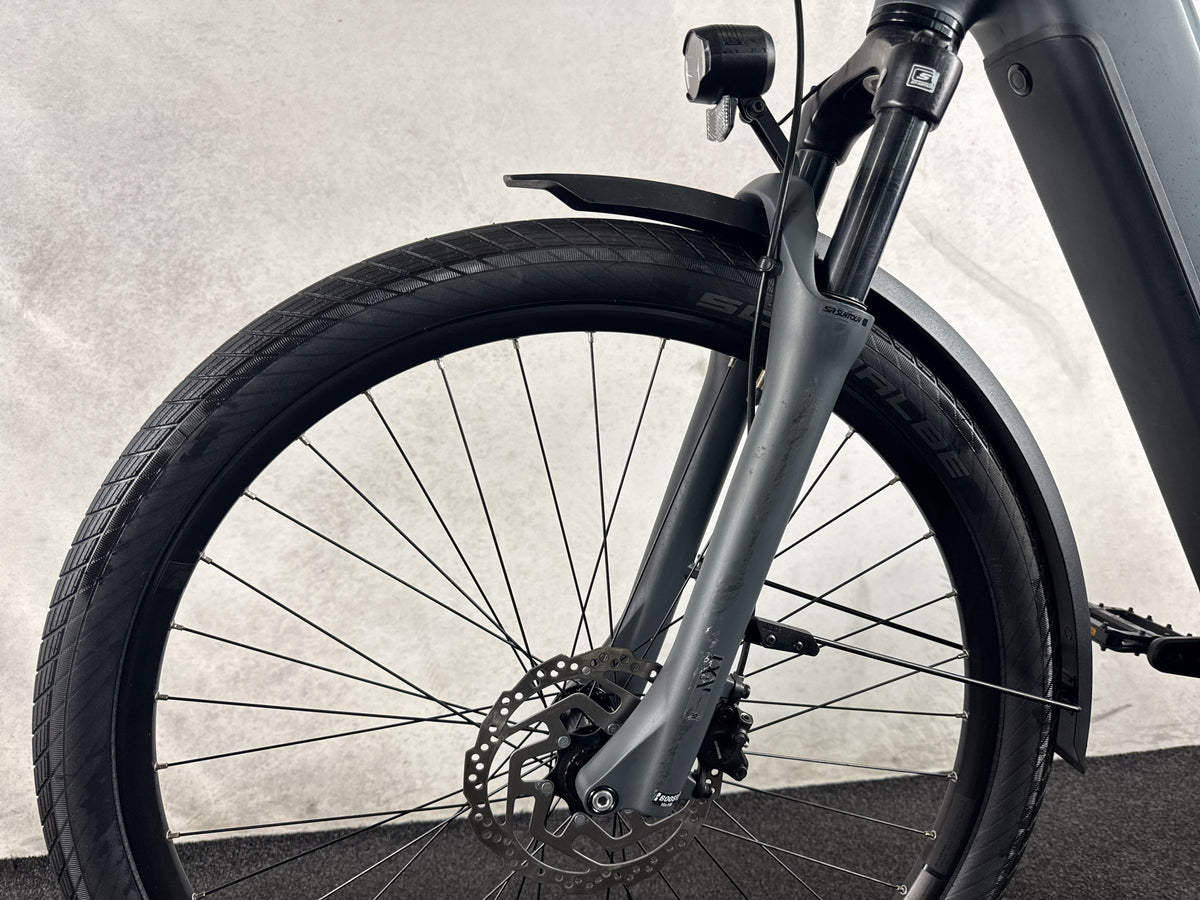 Cube Kathmandu Hybrid EX 800 gebraucht – Vorderrad und Gabel
