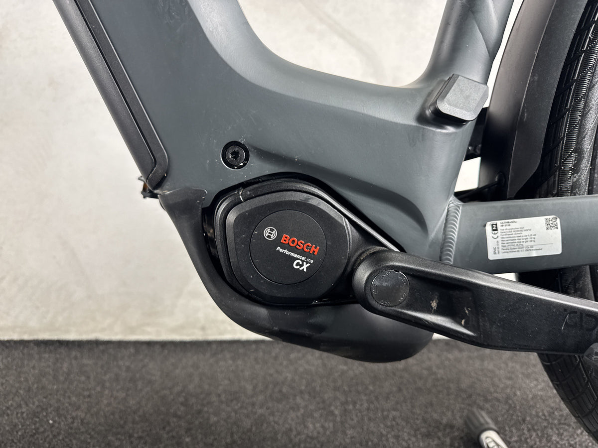 Cube Kathmandu Hybrid EX 800 gebraucht – Motor von links