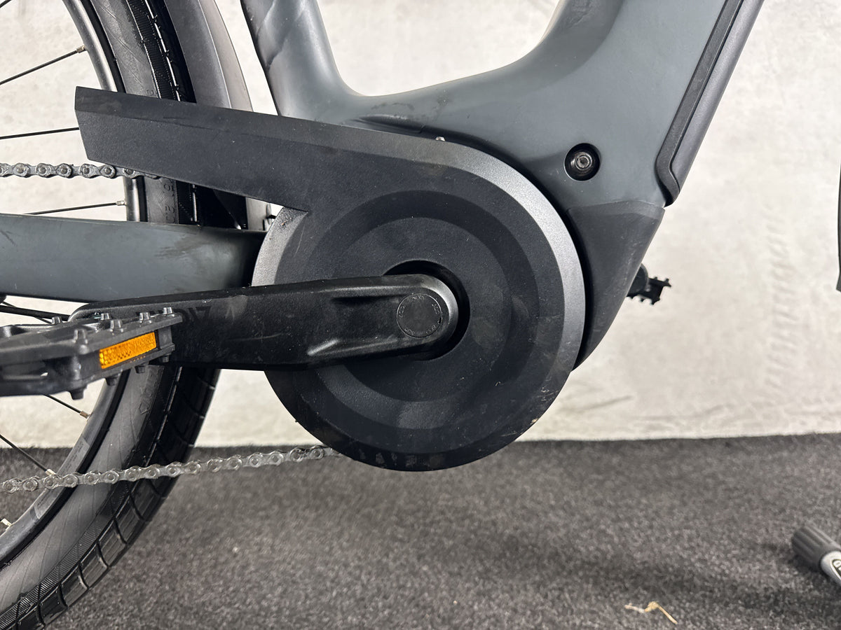 Cube Kathmandu Hybrid EX 800 gebraucht – Motor von rechts
