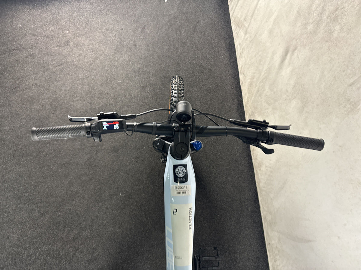 Cube Reaction Hybrid Pro 750 gebraucht – Cockpit aus Fahrersicht