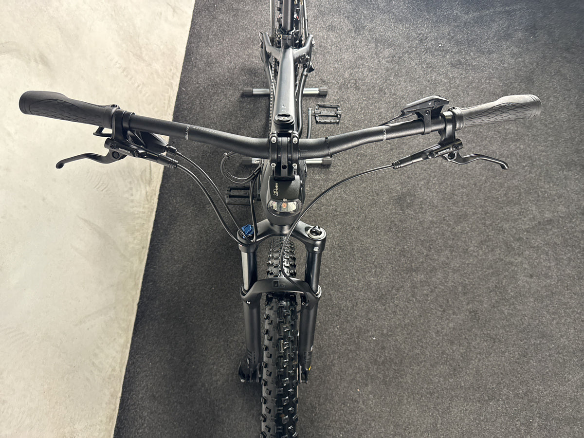 Bulls Copperhead EVO 2 29 gebraucht – Cockpit von vorne