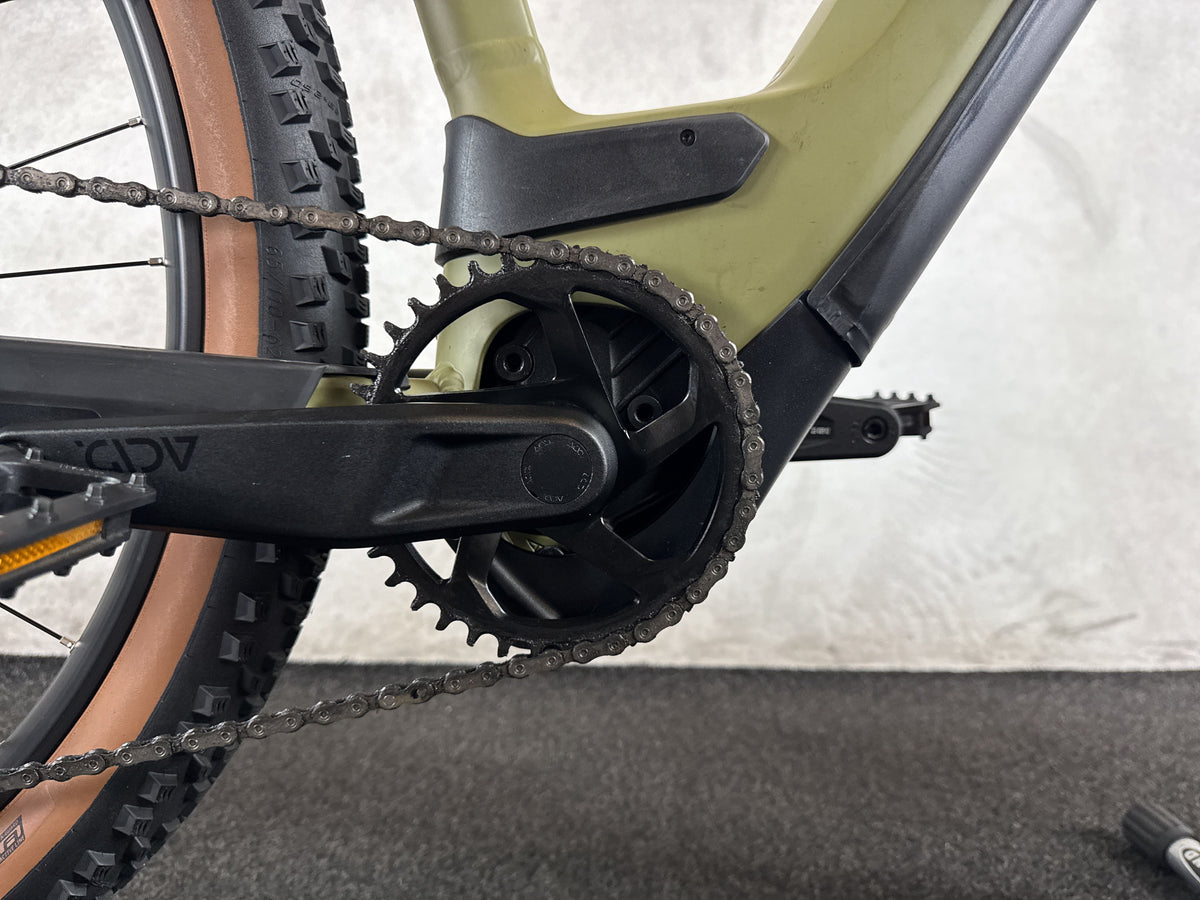 CUBE Reaction Hybrid Race 750 gebraucht – Motor von rechts