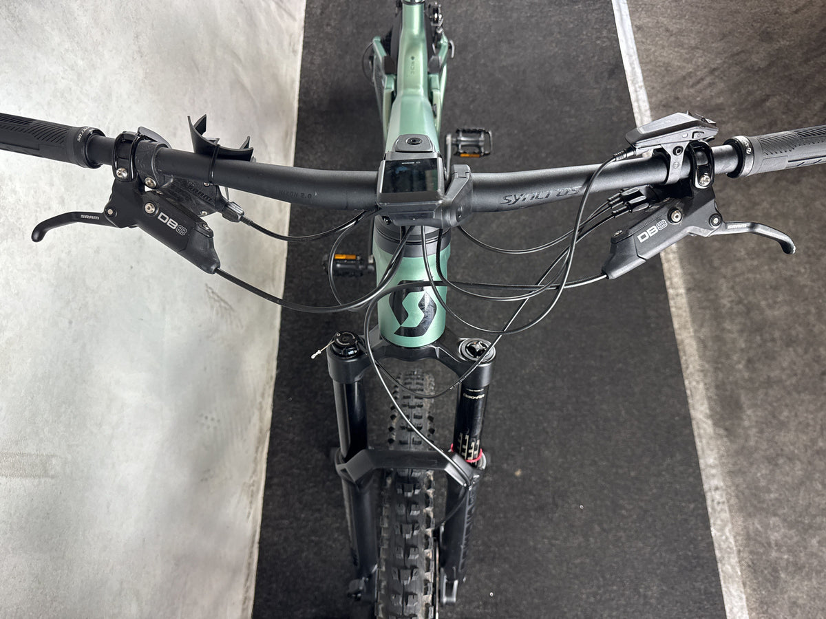 Bifoco — cockpit_von_vorne