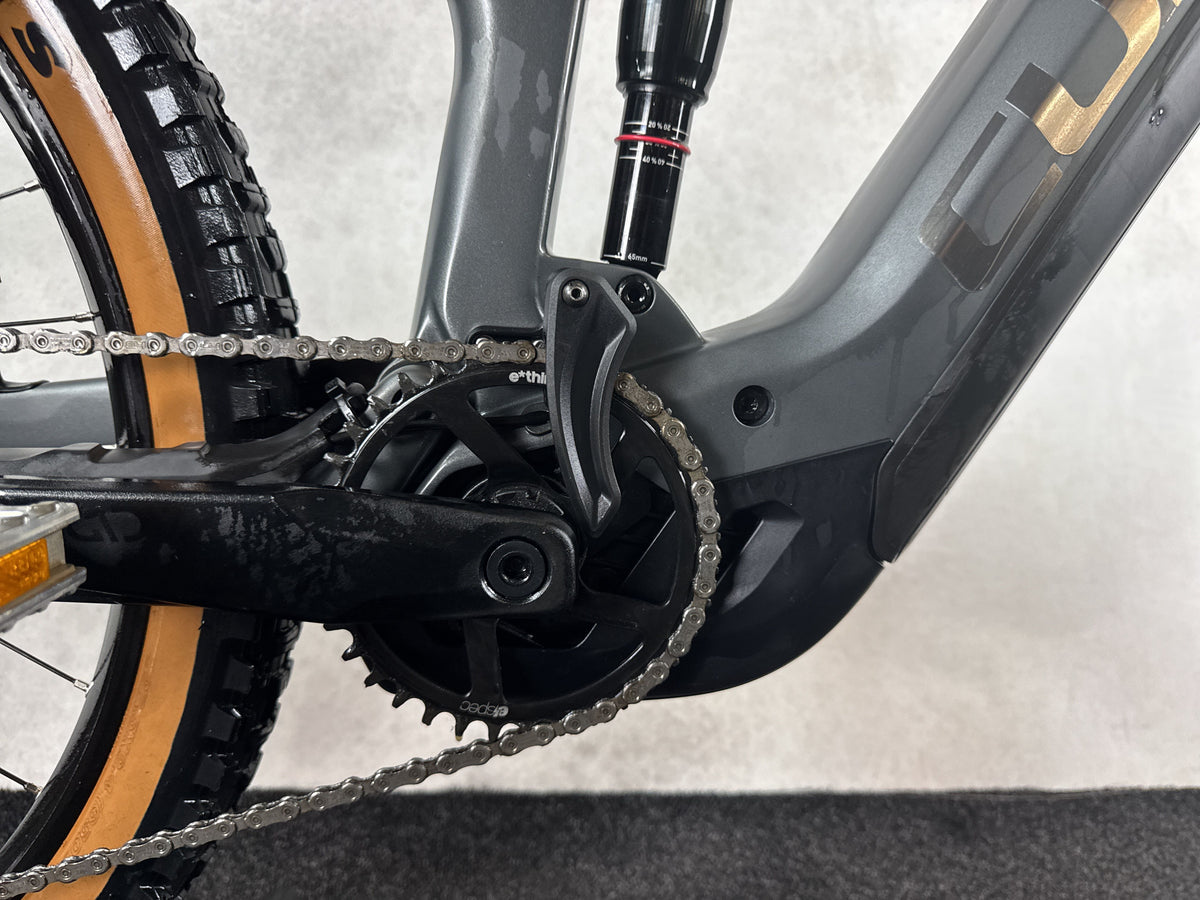 Bifoco — motor_rechts