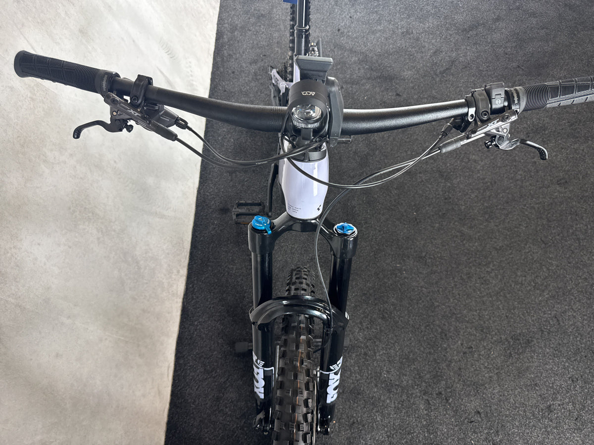 Bifoco — cockpit_von_vorne