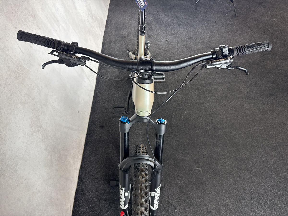 Bifoco — cockpit_von_vorne