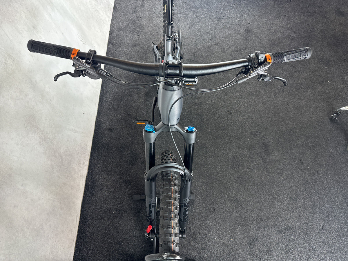Bifoco — cockpit_von_vorne