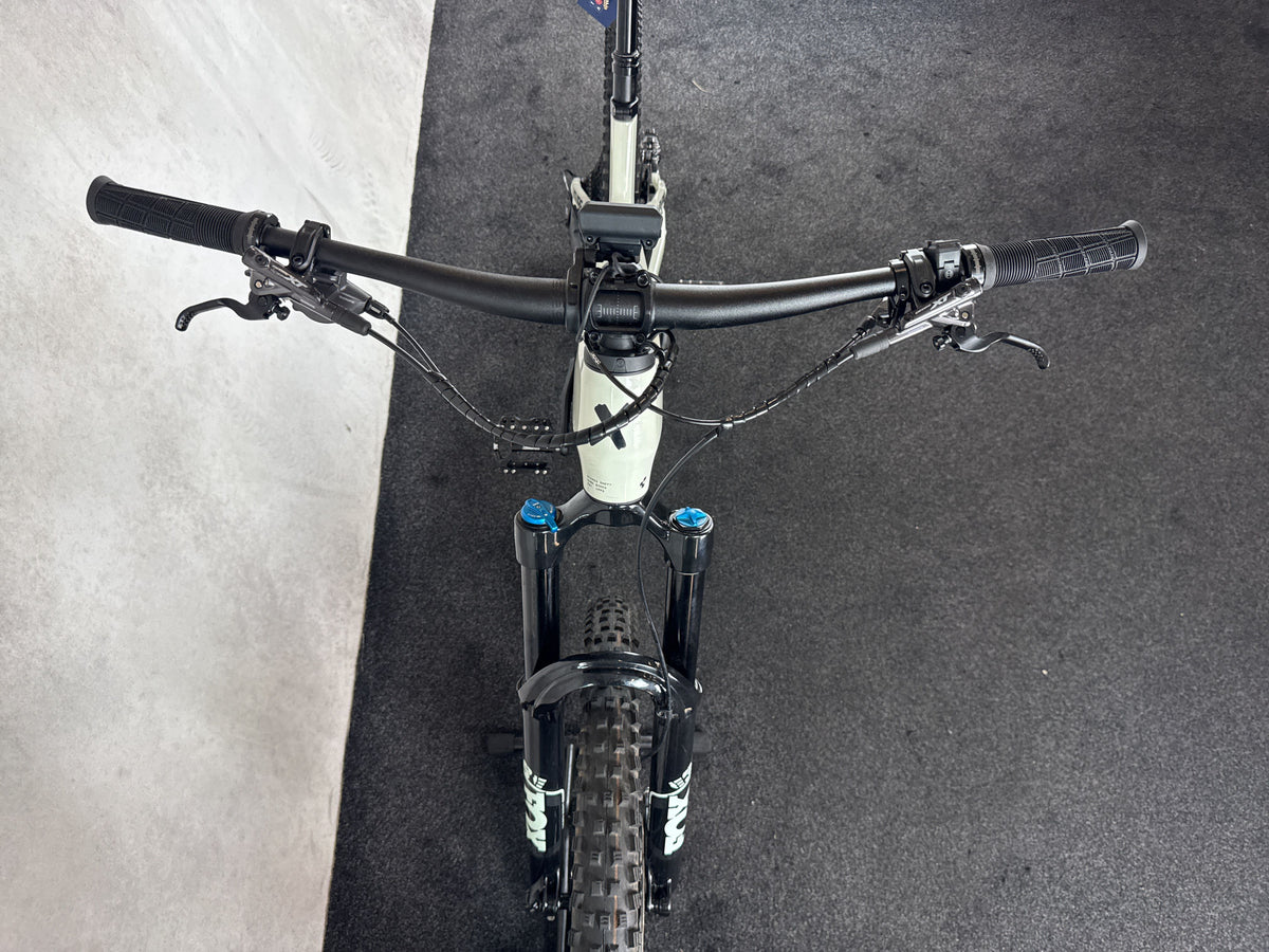 Bifoco — cockpit_von_vorne