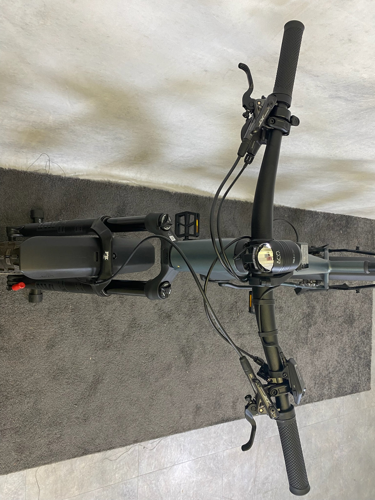 Cube Reaction Hybrid SLX 800