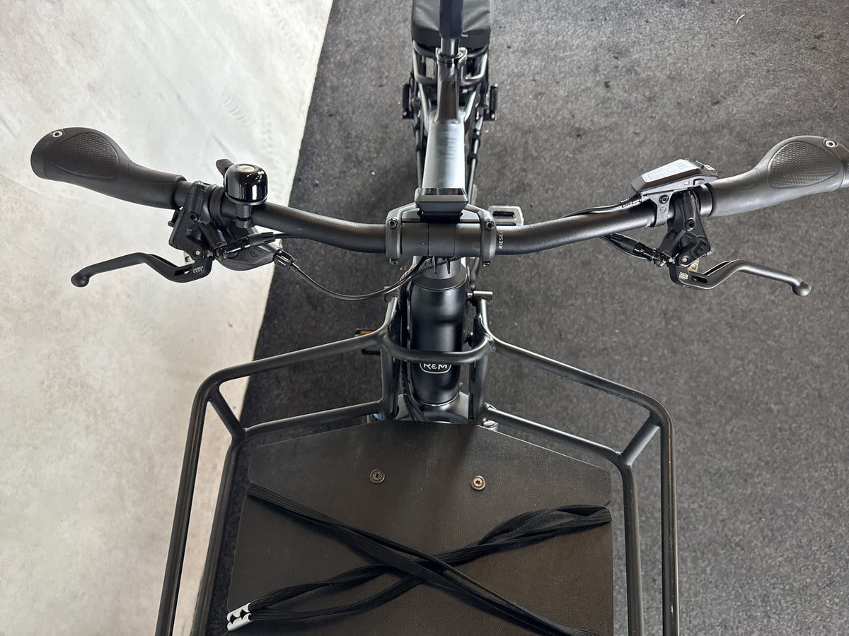 Bifoco — cockpit_von_vorne