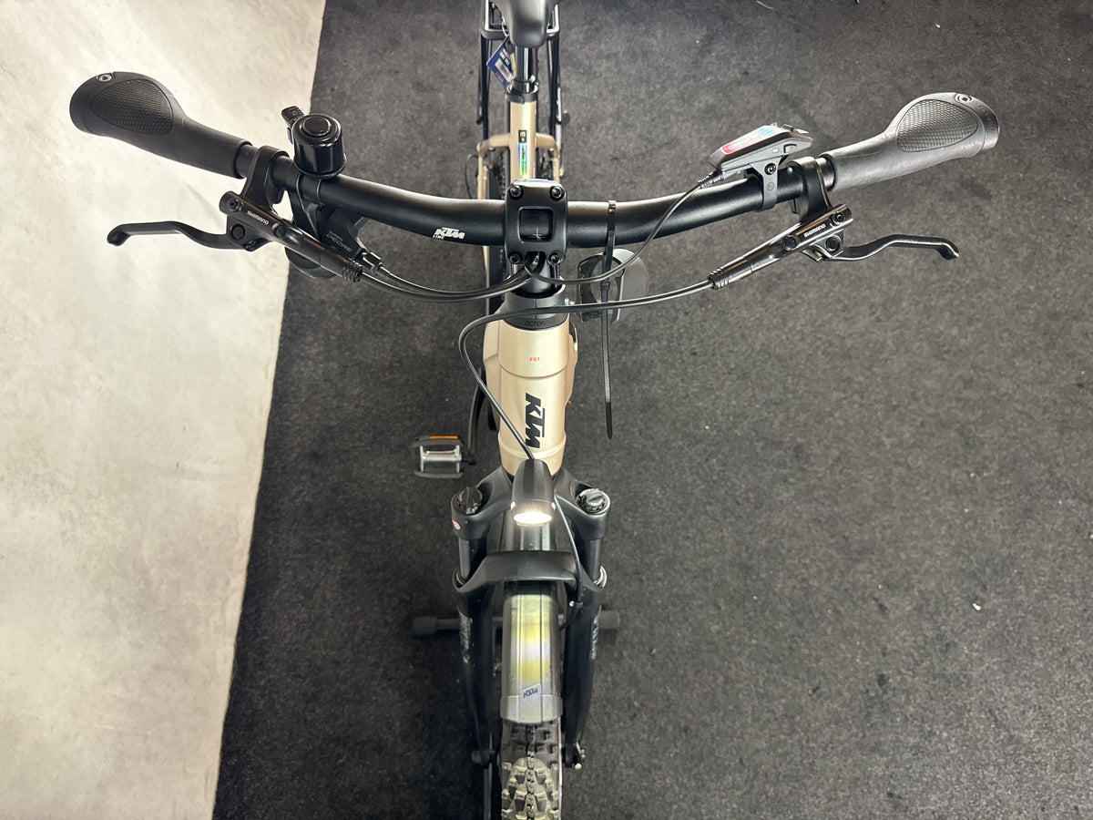 Bifoco — cockpit_von_vorne