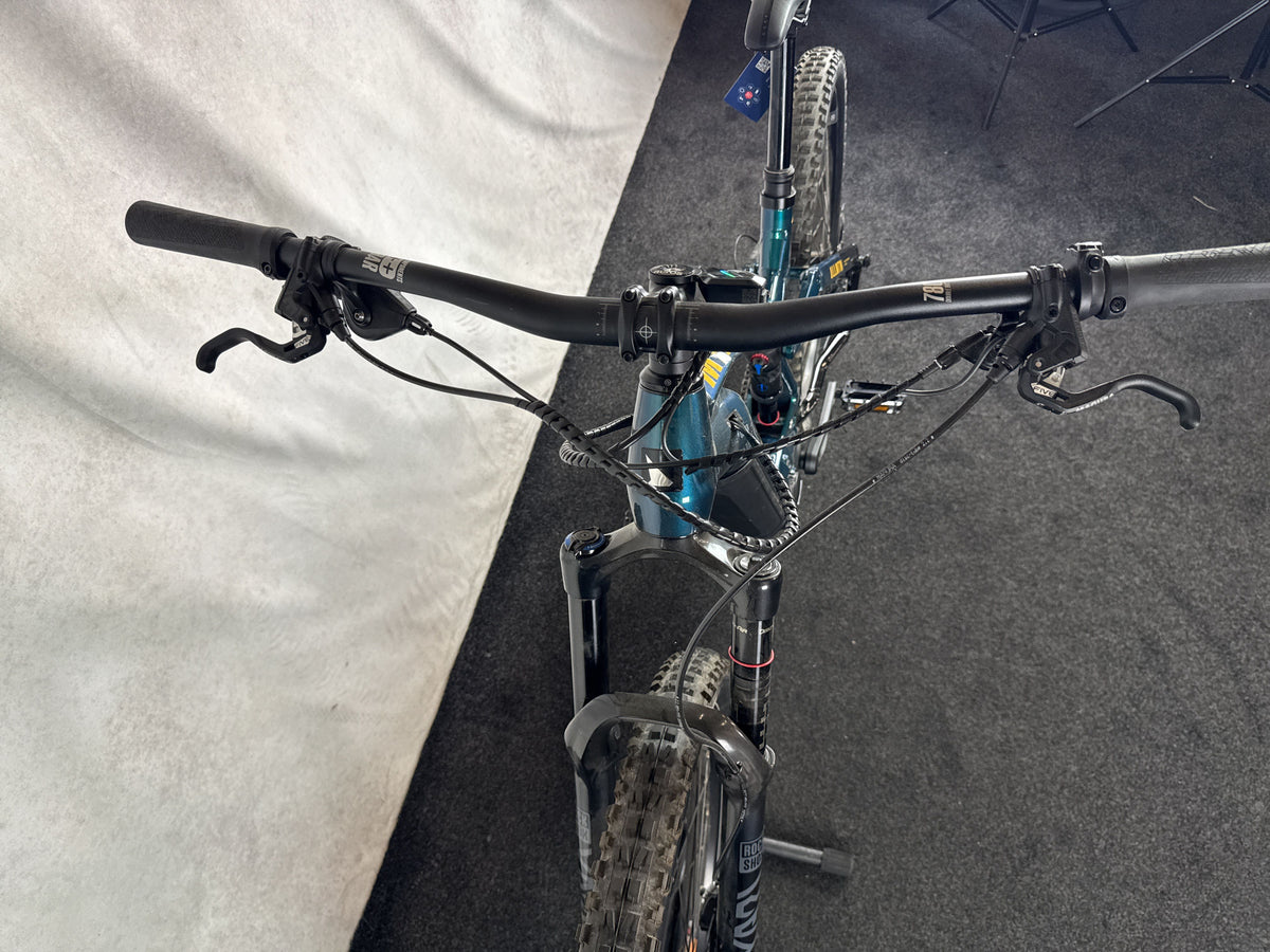 Bifoco — cockpit_von_vorne