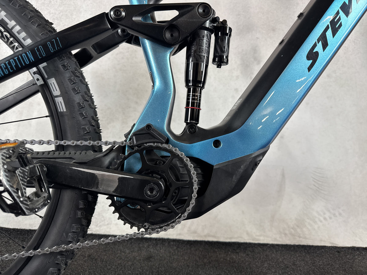 Bifoco — motor_rechts