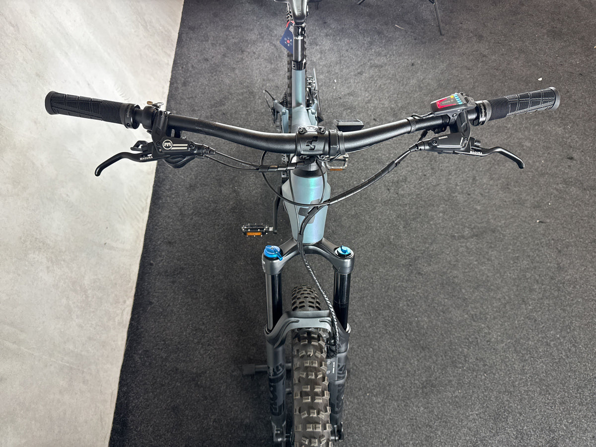 Bifoco — cockpit_von_vorne