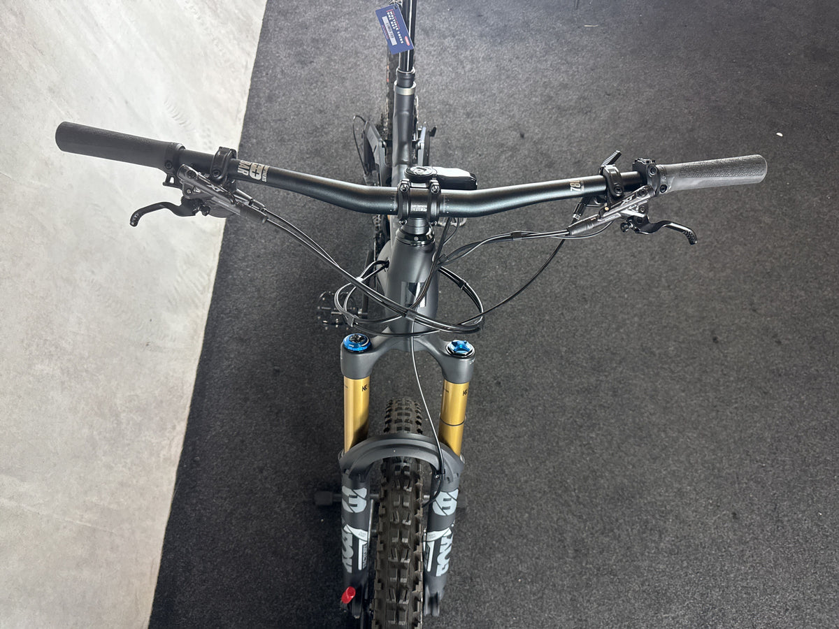 Bifoco — cockpit_von_vorne