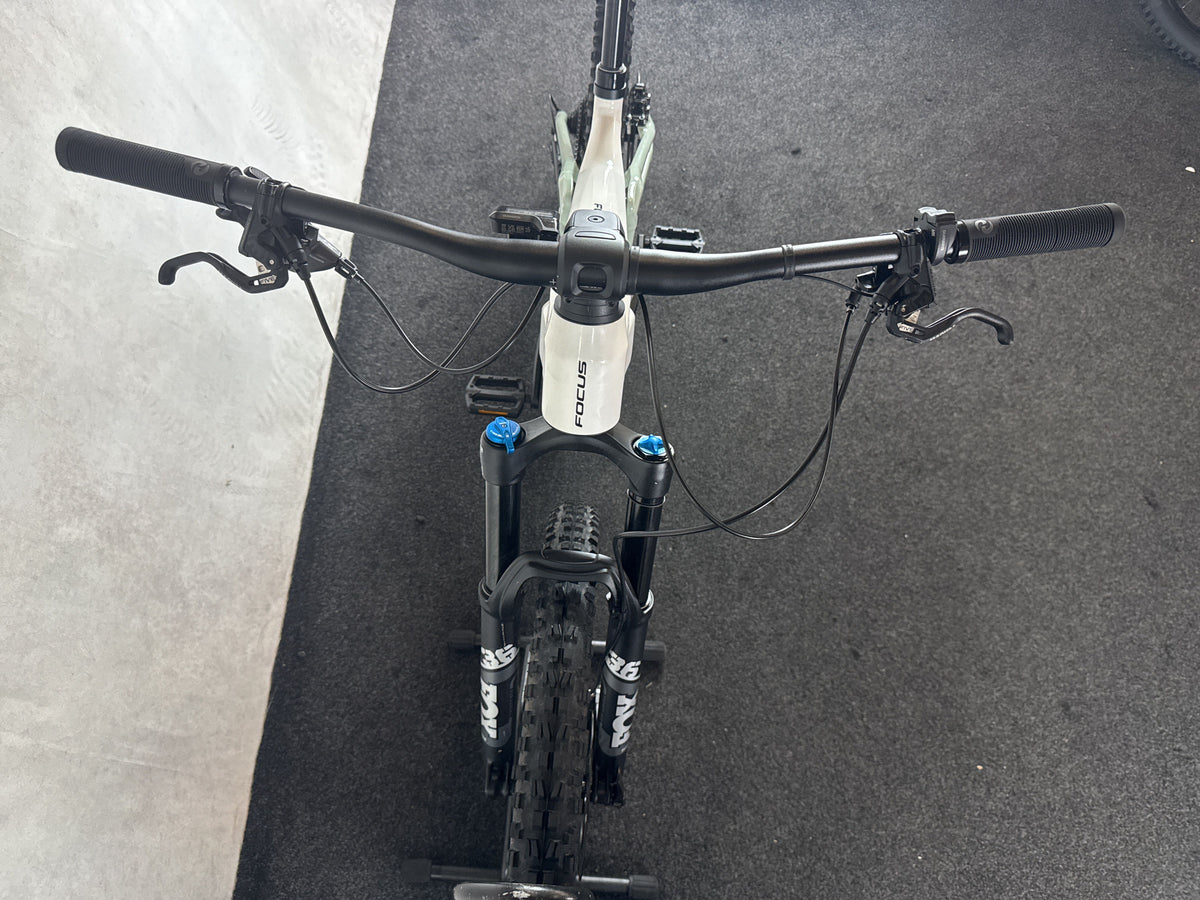 Bifoco — cockpit_von_vorne