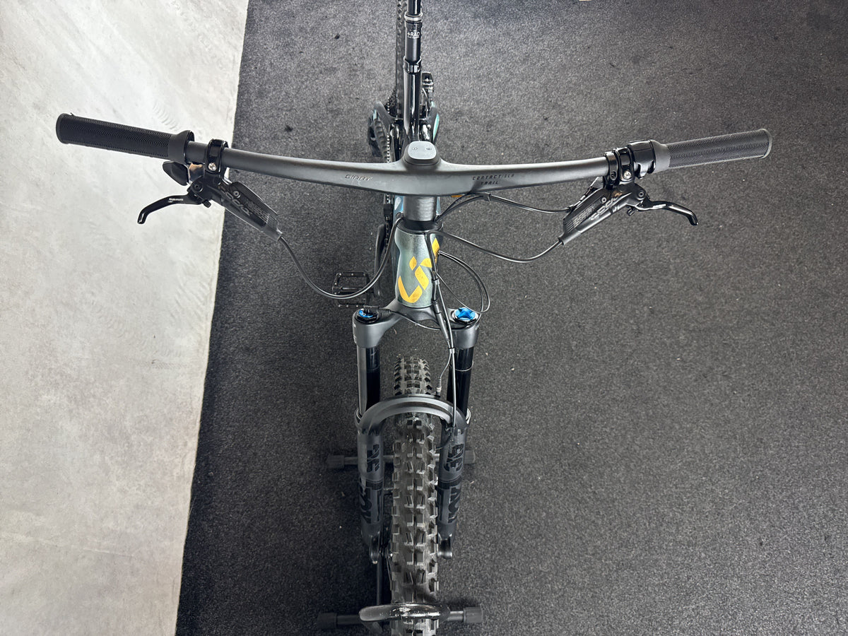 Bifoco — cockpit_von_vorne