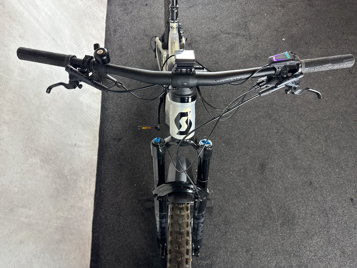 Bifoco — cockpit_von_vorne