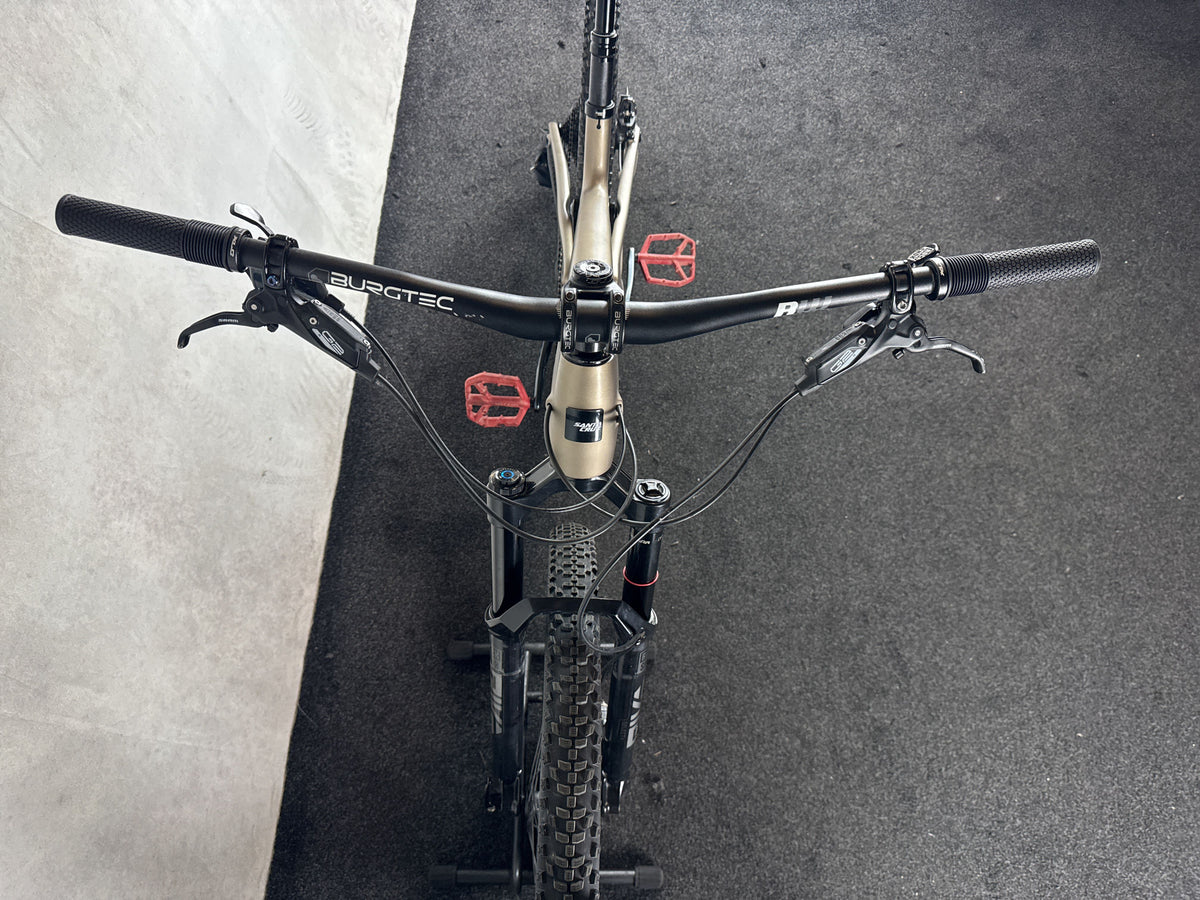 Bifoco — cockpit_von_vorne