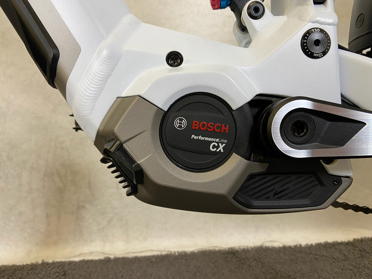 Centurion Lhasa R2700I EQ