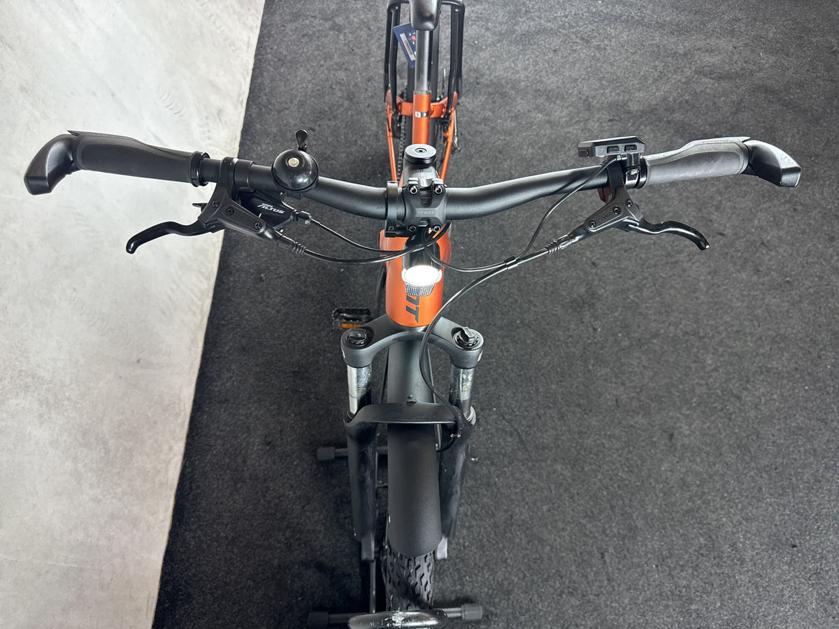 Bifoco — cockpit_von_vorne