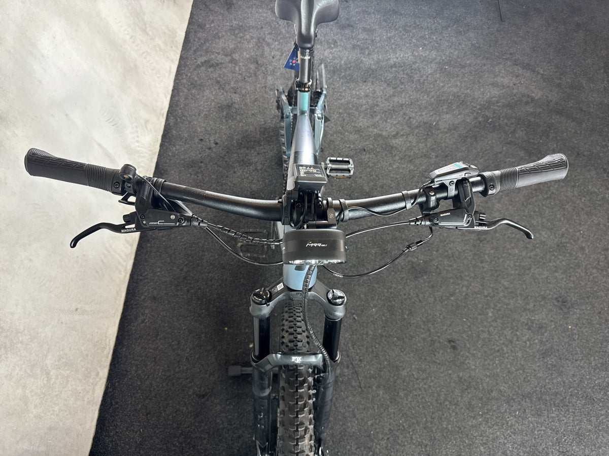 Bifoco — cockpit_von_vorne