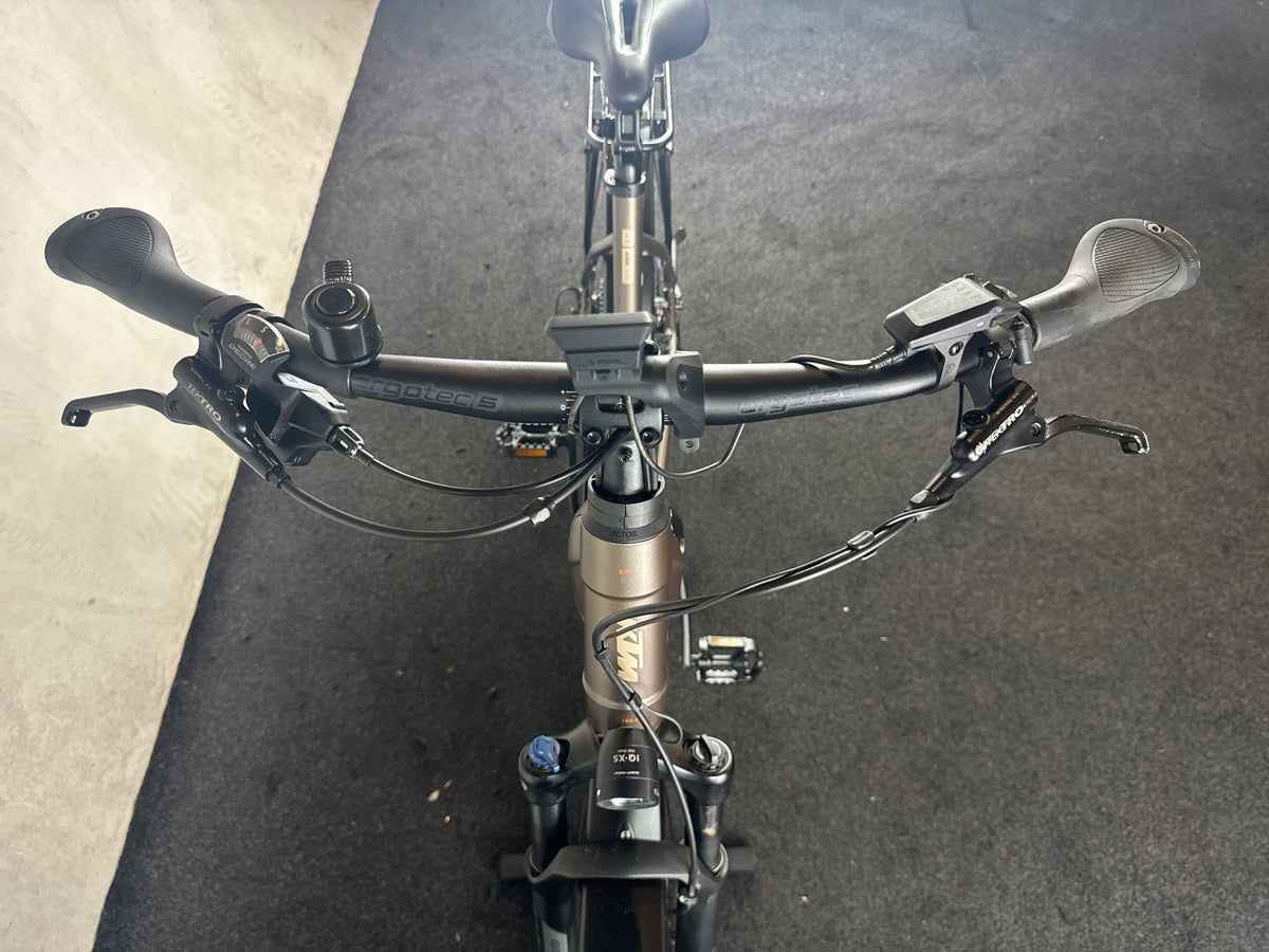 Bifoco — cockpit_von_vorne