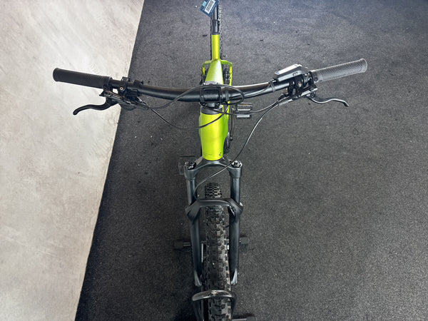 CUBE Reaction Hybrid Race 800