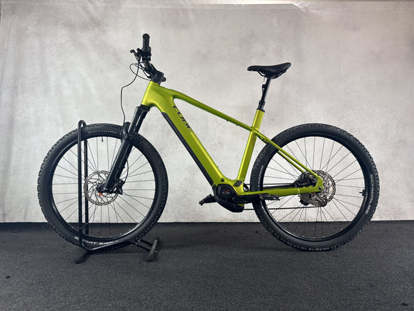 CUBE Reaction Hybrid Race 800