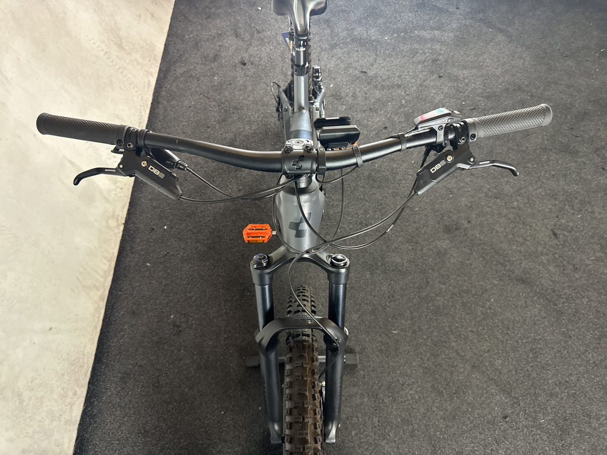 Bifoco — cockpit_von_vorne