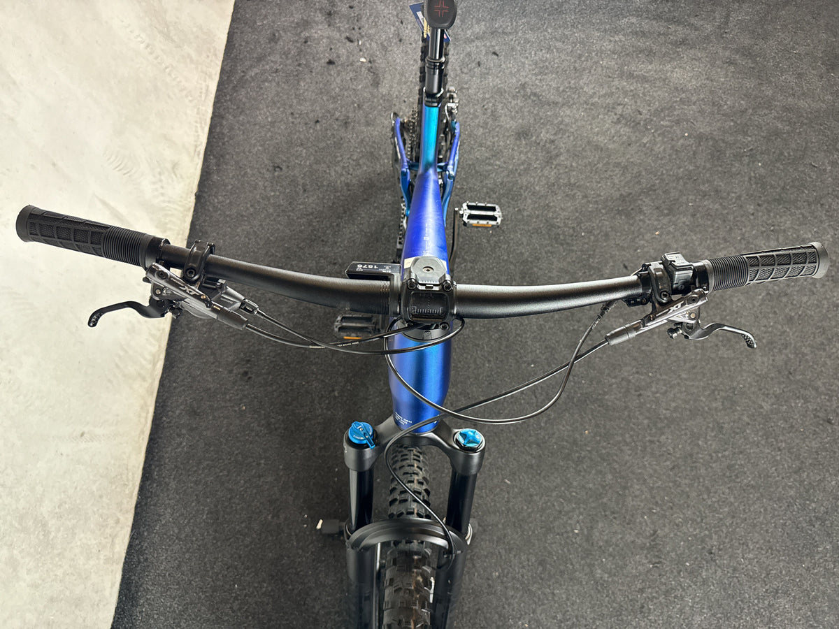 Bifoco — cockpit_von_vorne